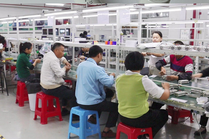SHENZHEN KLESMAN TECHNOLOGY CO LTD linha de produção do fabricante